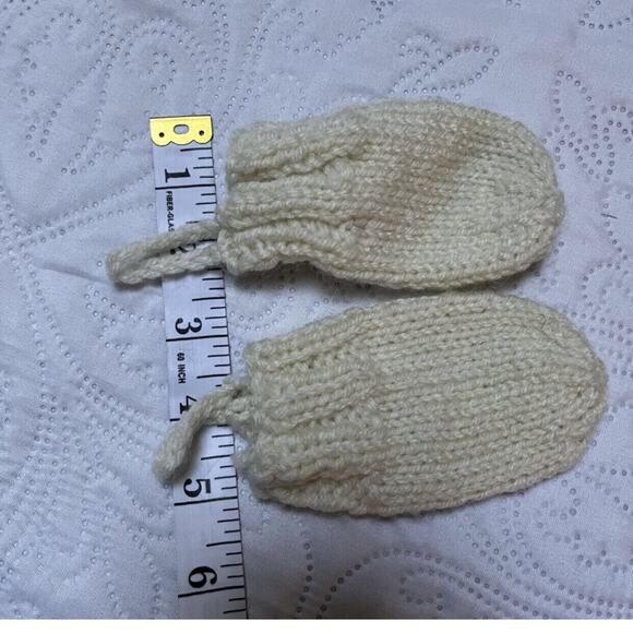 Handmade Knit Hat And Mittens Set - Picture 7 of 9